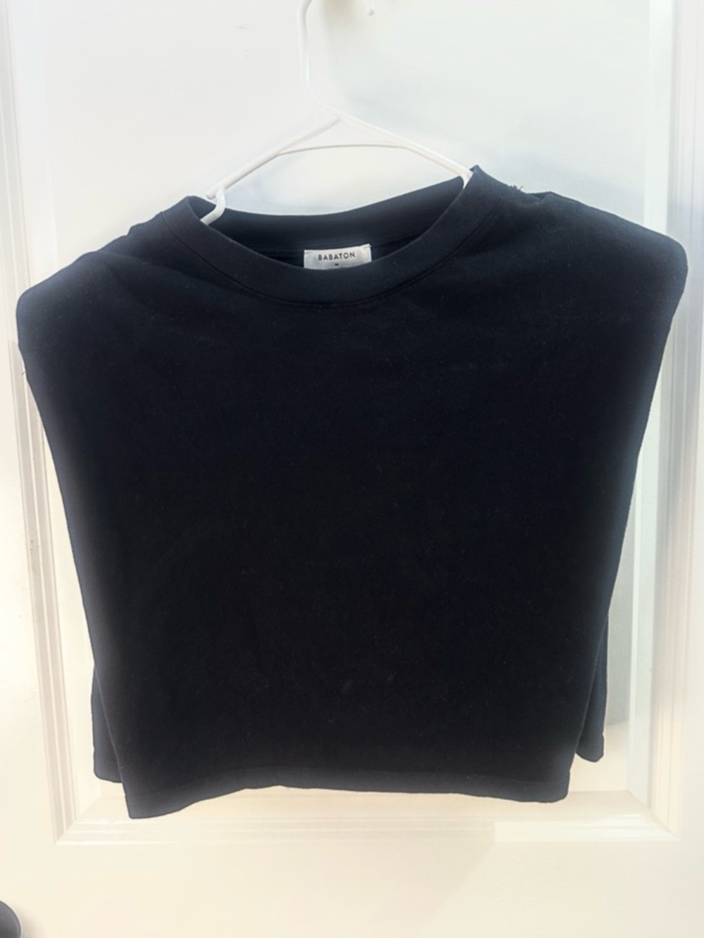 Babaton Black Shoulder Pad Cropped Tee Size M Minimalist Structured Top